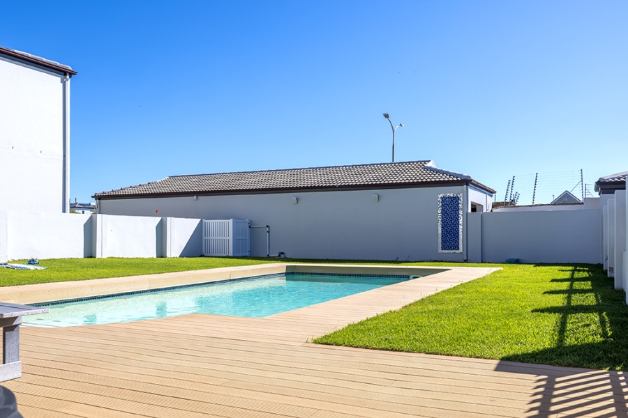 2 Bedroom Property for Sale in Big Bay Western Cape